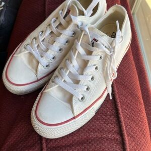 Classic White Low top converse